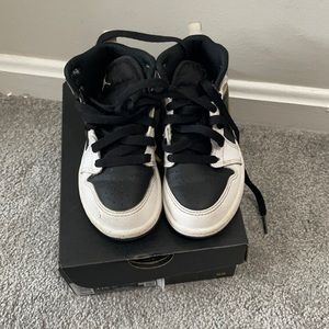 Jordan 1 Mid size 11c toddler boy